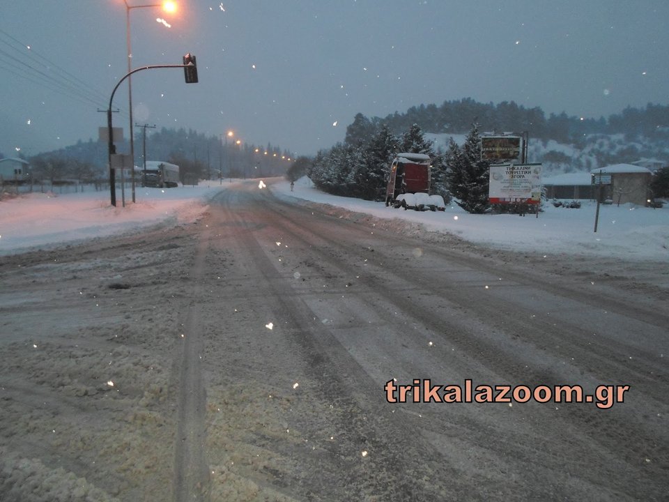 Ο χιονιάς «Βίκτωρ» χτύπησε τα Τρίκαλα -Πυκνό χιόνι αυτή την ώρα [εικόνες&βίντεο] | iefimerida.gr 1