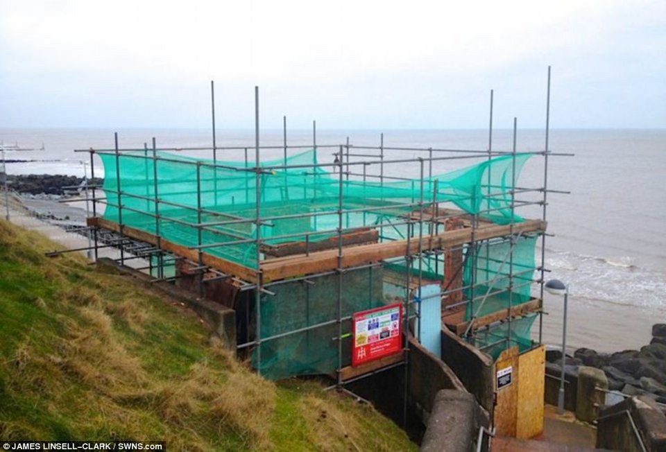 Μεταμόρφωσε μια βικτωριανή τουαλέτα σε χλιδάτο σπίτι -Καρέ-καρέ η απίστευτη αλλαγή [εικόνες] | iefimerida.gr 12