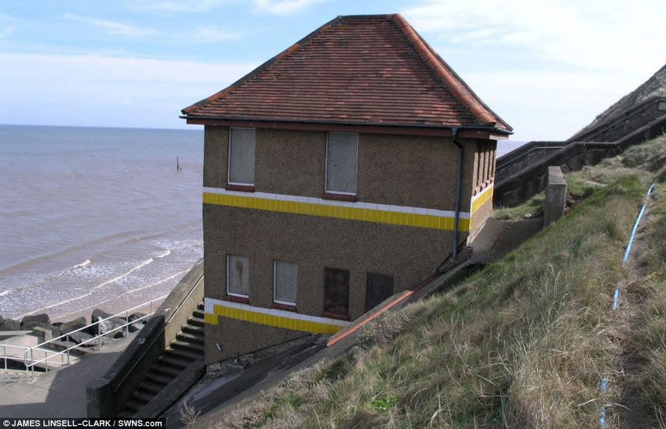 Μεταμόρφωσε μια βικτωριανή τουαλέτα σε χλιδάτο σπίτι -Καρέ-καρέ η απίστευτη αλλαγή [εικόνες] | iefimerida.gr 13