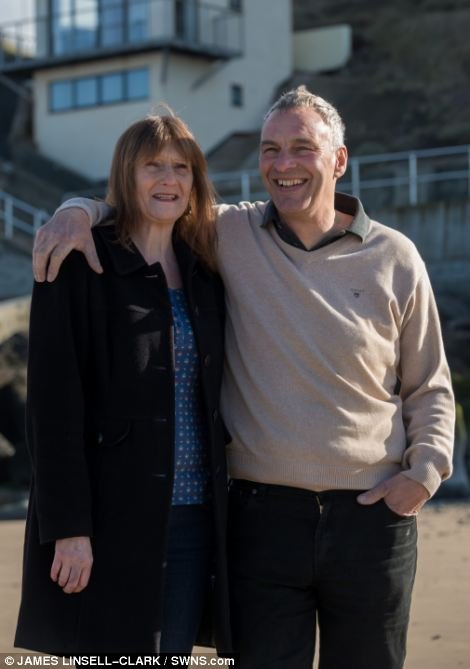 Μεταμόρφωσε μια βικτωριανή τουαλέτα σε χλιδάτο σπίτι -Καρέ-καρέ η απίστευτη αλλαγή [εικόνες] | iefimerida.gr 4