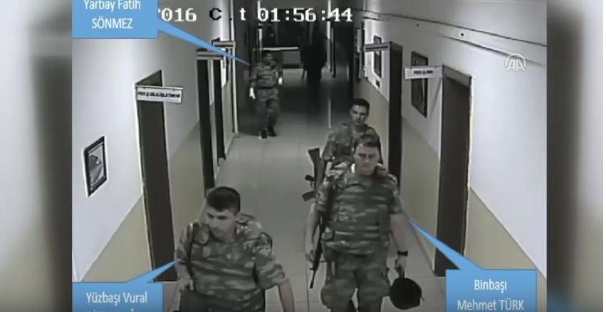 Βίντεο με τους 8 Τούρκους αξιωματικούς να διαφεύγουν στην Ελλάδα -«Συμμετείχαν στο πραξικόπημα», λέει η Αγκυρα | iefimerida.gr 0