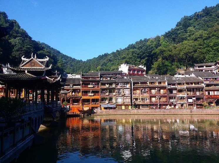 Η παραμυθένια πόλη των 1.300 ετών που είναι καλυμμένη από πράσινα και γκρι βρύα [εικόνες] | iefimerida.gr 6