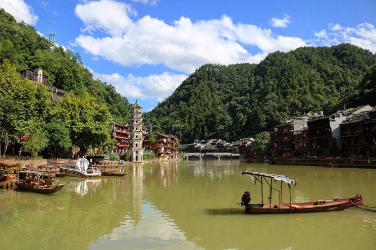 Η παραμυθένια πόλη των 1.300 ετών που είναι καλυμμένη από πράσινα και γκρι βρύα [εικόνες] | iefimerida.gr 5