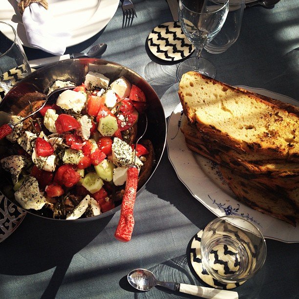 H Βίκυ Καγιά διαφημίζει το υπέροχο σώμα και το μπικίνι της, τον ντάκο και το σούσι που τρώει [εικόνες] | iefimerida.gr 10