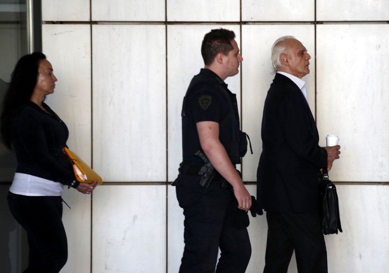 Αγνώριστη στη δίκη η Βίκυ Σταμάτη και με πολλά κιλά [εικόνες] | iefimerida.gr 2