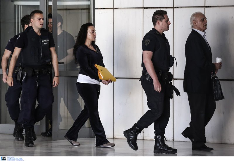 Αγνώριστη στη δίκη η Βίκυ Σταμάτη και με πολλά κιλά [εικόνες] | iefimerida.gr 4