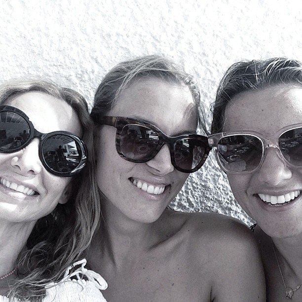 H Βίκυ Καγιά διαφημίζει το υπέροχο σώμα και το μπικίνι της, τον ντάκο και το σούσι που τρώει [εικόνες] | iefimerida.gr 3