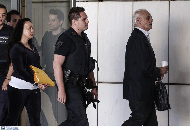 Αγνώριστη στη δίκη η Βίκυ Σταμάτη και με πολλά κιλά [εικόνες] | iefimerida.gr 5