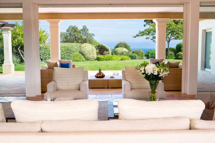 O Karl Lagerfeld δεν έχει εξοχικό -Νοικιάζει αυτή τη βίλα [εικόνες] | iefimerida.gr 6