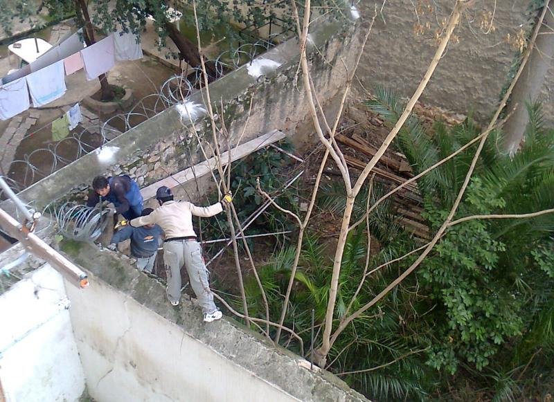 Σφραγίζουν και περιφράζουν με συρματόπλεγμα τη Βίλα Αμαλία [εικόνες] | iefimerida.gr 0