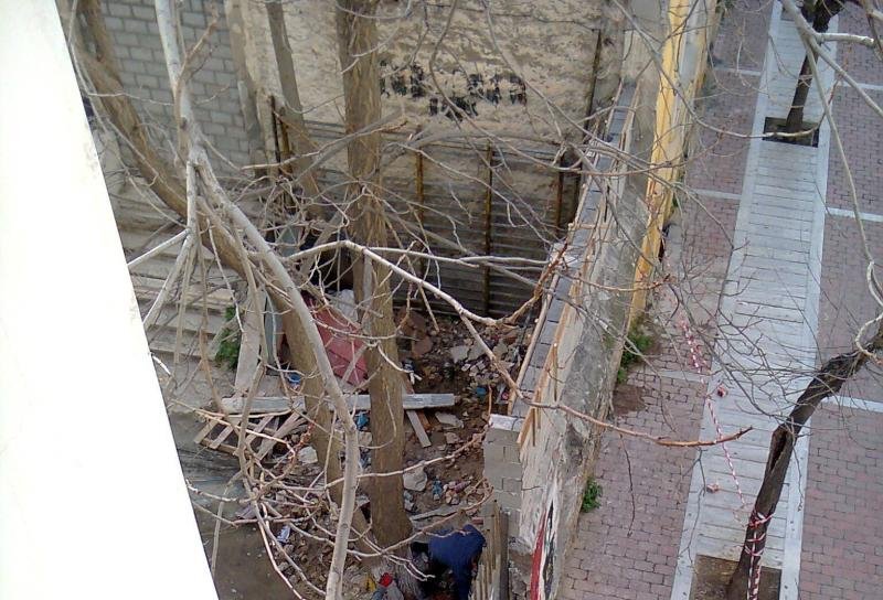 Σφραγίζουν και περιφράζουν με συρματόπλεγμα τη Βίλα Αμαλία [εικόνες] | iefimerida.gr 2