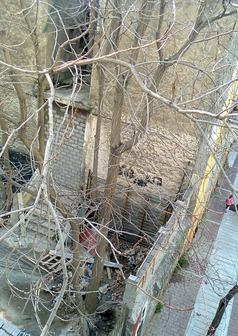 Σφραγίζουν και περιφράζουν με συρματόπλεγμα τη Βίλα Αμαλία [εικόνες] | iefimerida.gr 3