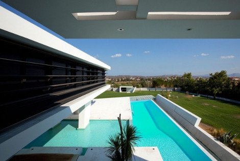 Η πισίνα των ονείρων βρίσκεται στην Αθήνα -Η βίλα που «αιωρείται» από πάνω της και μοιάζει με «ιπτάμενο δελφίνι» [εικόνες] | iefimerida.gr 5
