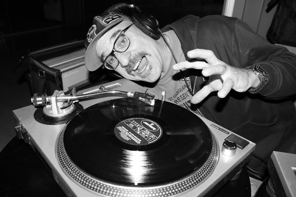 Με αφιέρωμα σε 90s και Μπόουι, το «Vinyl is Back» από την Παρασκευή με πολλά γκάζια [πρόγραμμα] | iefimerida.gr 2