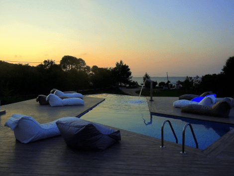 Η βουλευτής της ΔΗΜΑΡ Νίκη Φούντα έγινε ξενοδόχος -Πολυτελείς κατοικίες σε βιομηχανικό στιλ με απέραντη θέα στον Αμβρακικό [εικόνες] | iefimerida.gr 5