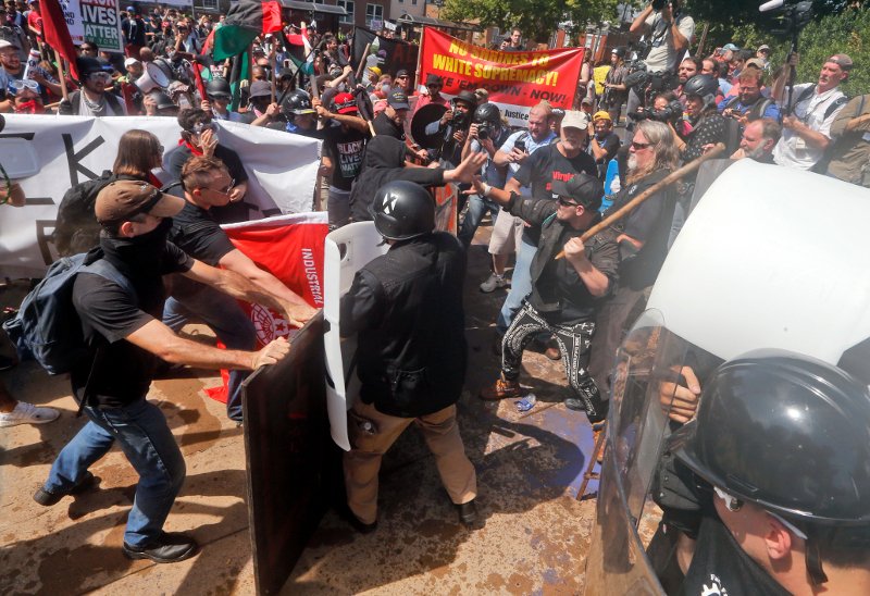 Βιρτζίνια: Τρεις νεκροί μετά από συγκρούσεις εθνικιστών-αντιρατσιστών | iefimerida.gr 2