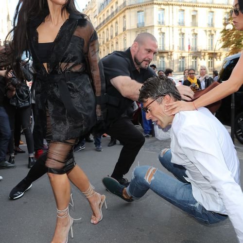 Vitalii Sediuk -Ο Ουκρανός δημοσιογράφος που ορμάει και χαϊδεύει τους σταρ [εικόνες] | iefimerida.gr 14