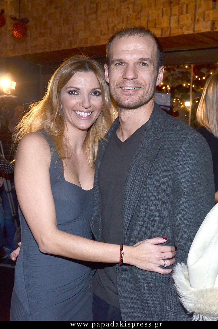 Ποιες είναι οι διάσημες Ελληνίδες που άφησαν τα κοσμικά πάρτι και διοργανώνουν bazaar [εικόνες] | iefimerida.gr 1