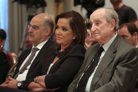 Μια συνάντηση απ' τα παλιά στο βιβλίο του Πρετεντέρη [εικόνες] | iefimerida.gr 1