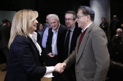 Γεννηματά: Η κυβέρνηση δεν έχει το δικαίωμα να εγκλωβίσει τη χώρα με μια τέτοια συμφωνία | iefimerida.gr 3