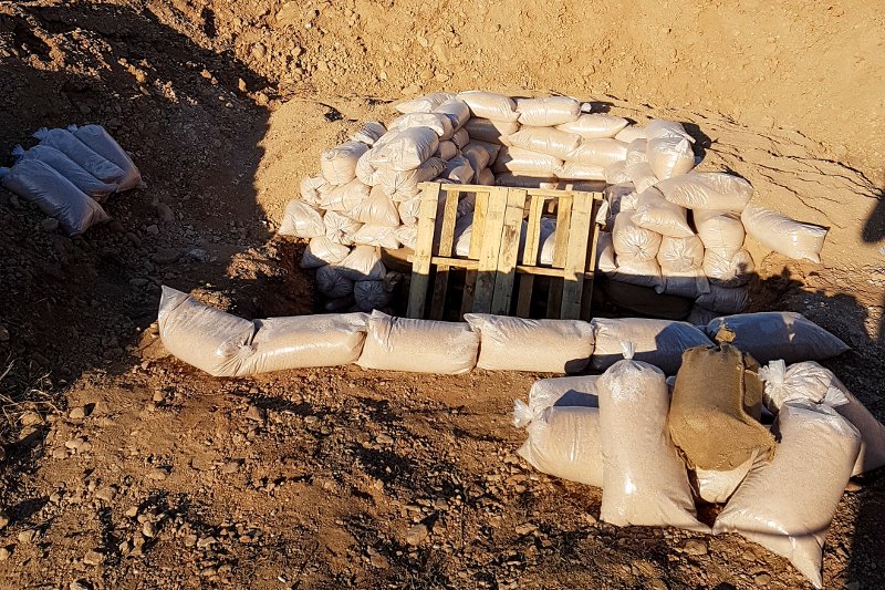 Καρέ καρέ η προετοιμασία για την ελεγχόμενη έκρηξη βλήματος στη Γλυφάδα [εικόνες] | iefimerida.gr 1