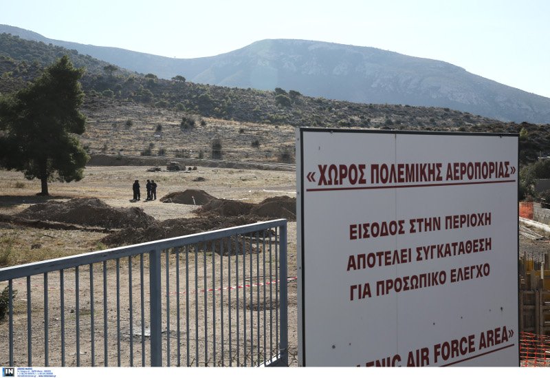 Καρέ καρέ η προετοιμασία για την ελεγχόμενη έκρηξη βλήματος στη Γλυφάδα [εικόνες] | iefimerida.gr 0