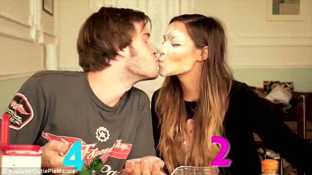 Αυτός είναι ο «Βασιλιάς του YouTube» -Βγάζει εκατομμύρια ευρώ παίζοντας βιντεοπαιχνίδια [εικόνες] | iefimerida.gr 7