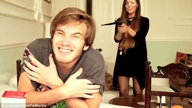 Αυτός είναι ο «Βασιλιάς του YouTube» -Βγάζει εκατομμύρια ευρώ παίζοντας βιντεοπαιχνίδια [εικόνες] | iefimerida.gr 6