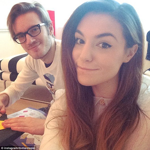 Αυτός είναι ο «Βασιλιάς του YouTube» -Βγάζει εκατομμύρια ευρώ παίζοντας βιντεοπαιχνίδια [εικόνες] | iefimerida.gr 8