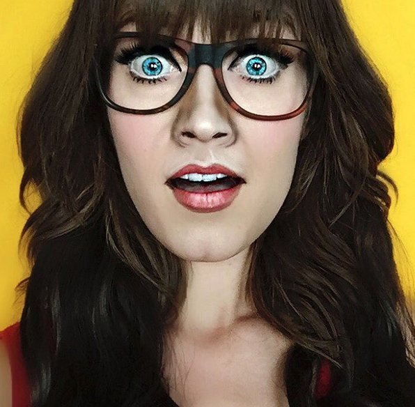 H γυναίκα -χαμαιλέοντας: Μακιγιέζ μεταμορφώνεται σε διασημότητες με τα πινέλα της [εικόνες]  | iefimerida.gr 2