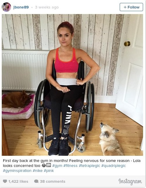 Διάσημη beauty vlogger αποκαλύπτει το μεγάλο της μυστικό -Γιατί δεν κινεί σωστά τα χέρια της [εικόνες & βίντεο] | iefimerida.gr 2