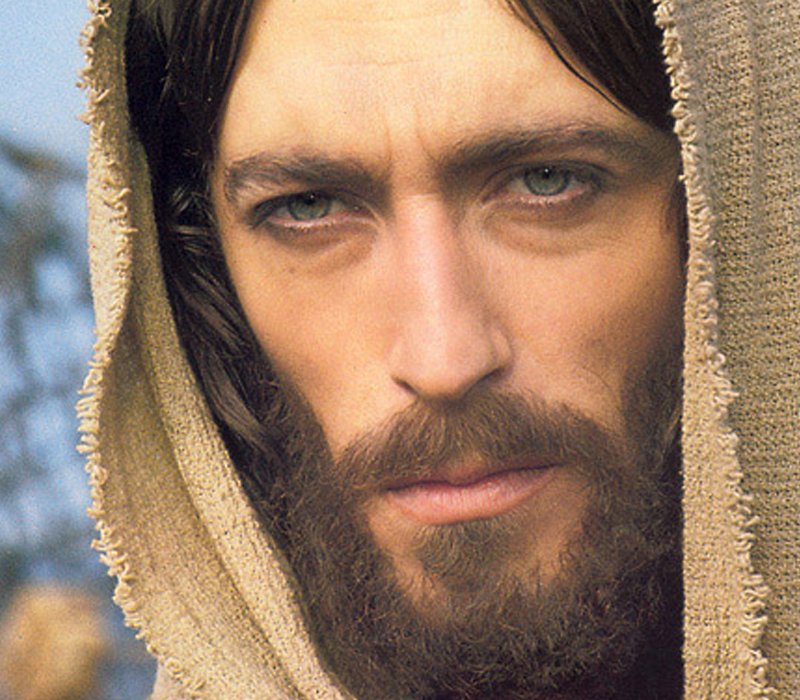 Πώς είναι σήμερα ο «Ιησούς από τη Ναζαρέτ» -Μόνο το διαπεραστικό βλέμμα είναι ίδιο [εικόνες] | iefimerida.gr 0