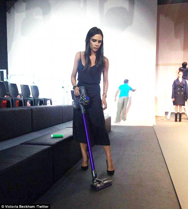 Ανοίγματα που σκοτώνουν: Η Βικτόρια Μπέκαμ όπως δεν την έχετε ξαναδεί [εικόνες] | iefimerida.gr 1