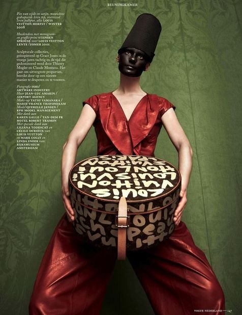 Η oλλανδική Vogue παίζει με το χρώμα του δέρματος και επικρίνεται για ρατσισμό [εικόνες] | iefimerida.gr 1