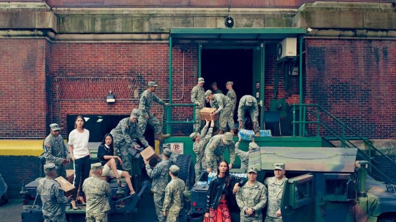 Έξαλλοι οι Νεουορκέζοι-H Vogue έκανε τον τυφώνα Σάντι μόδα [εικόνες]  | iefimerida.gr 2