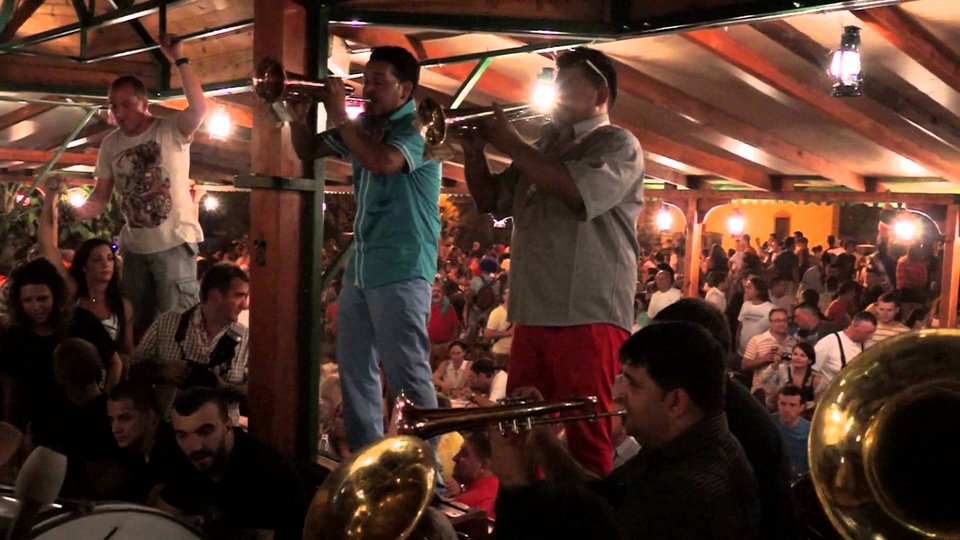 Στην Αθήνα η δημοφιλής μπάντα χάλκινων του «La Bamba» [εικόνες & βίντεο]  | iefimerida.gr 0