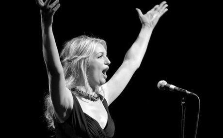 Business Insider: Τα 6 χαρακτηριστικά που κάνουν τις γυναίκες πιο ελκυστικές σε έναν άνδρα [εικόνες] | iefimerida.gr 1