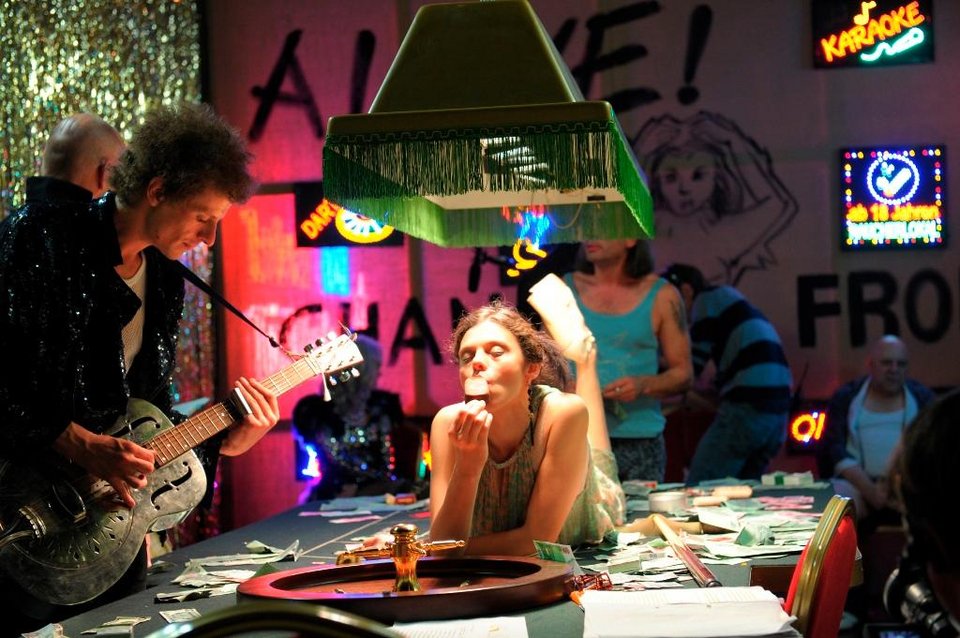 Γερμανοί στήνουν βαγόνια στο Φεστιβάλ Αθηνών -Με θέατρο, ταινίες, djs και μπύρες [πρόγραμμα]  | iefimerida.gr 1