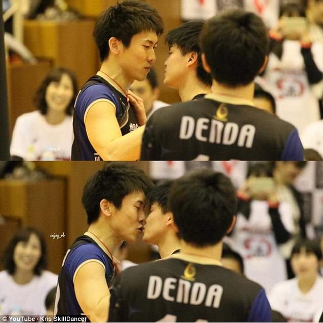 Ιαπωνία: Παίκτες του βόλεϊ πιάστηκαν στα χέρια αλλά στο τέλος φιλήθηκαν στο στόμα [βίντεο] | iefimerida.gr 0