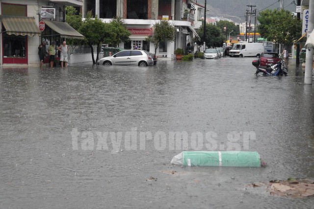 Πλημμύρισε ο Βόλος -Απίστευτες εικόνες από το καταστροφικό μπουρίνι [εικόνες] | iefimerida.gr 0