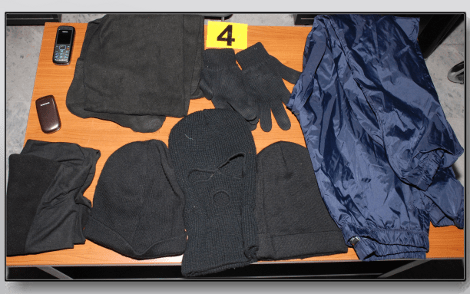 Αυτό είναι το οπλοστάσιο οπαδών της Χρυσής Αυγής που συνελήφθησαν στο Βόλο για εμπρησμό της Τράπεζας Κύπρου [εικόνες] | iefimerida.gr 2