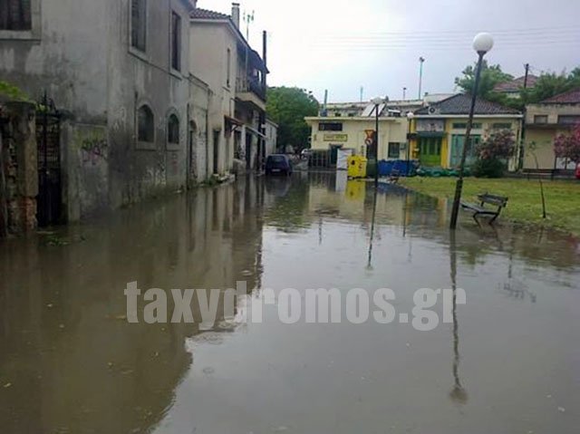 Πλημμύρισε ο Βόλος -Απίστευτες εικόνες από το καταστροφικό μπουρίνι [εικόνες] | iefimerida.gr 3