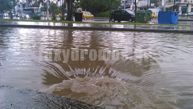 Πλημμύρισε ο Βόλος -Απίστευτες εικόνες από το καταστροφικό μπουρίνι [εικόνες] | iefimerida.gr 6