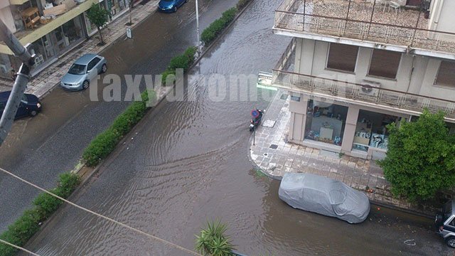 Πλημμύρισε ο Βόλος -Απίστευτες εικόνες από το καταστροφικό μπουρίνι [εικόνες] | iefimerida.gr 7