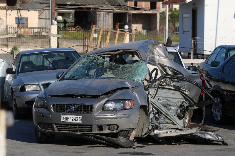 Κατεστραμμένο το Volvo μετά το μοιραίο τροχαίο στη Θεσσαλονίκη -Διαλύθηκε όλη η αριστερή πλευρά [εικόνες] | iefimerida.gr 2