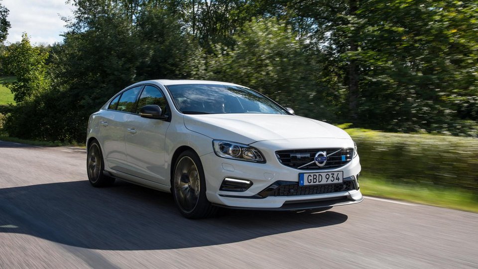 Τα Volvo S60 και V60 Polestar απέκτησαν αεροδυναμικό πακέτο από ανθρακόνημα [εικόνες] | iefimerida.gr 0
