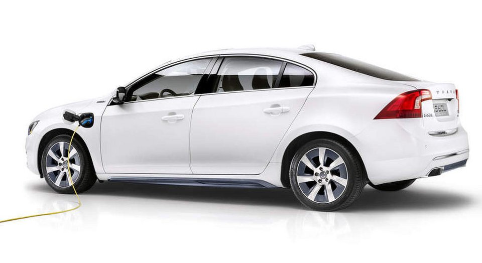 Το Volvo S60 στην Κίνα είναι επιμηκυμένο αλλά και plug-in υβριδικό | iefimerida.gr 1
