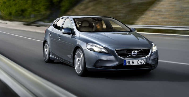 Νέο Volvo V40 T2: Καινούργια βασική και πιο προσιτή έκδοση | iefimerida.gr 1