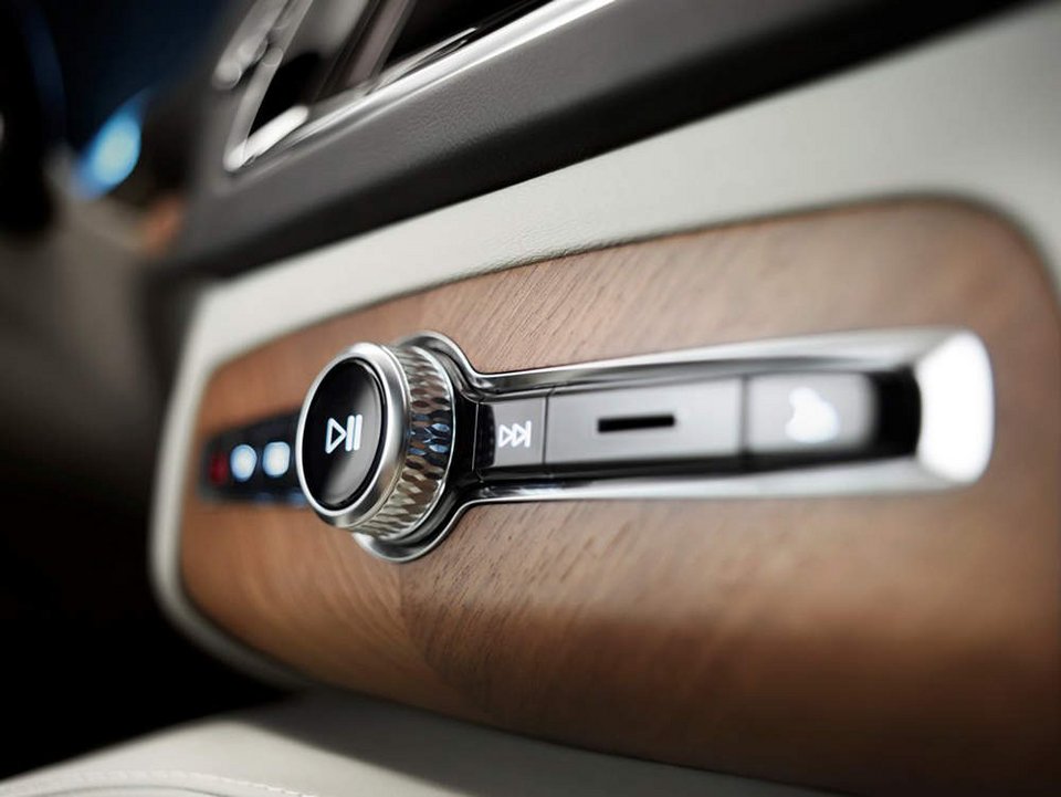 Η Volvo θα αποκαλύψει σε δόσεις το νέο XC90 αρχίζοντας από το εσωτερικό του | iefimerida.gr 3