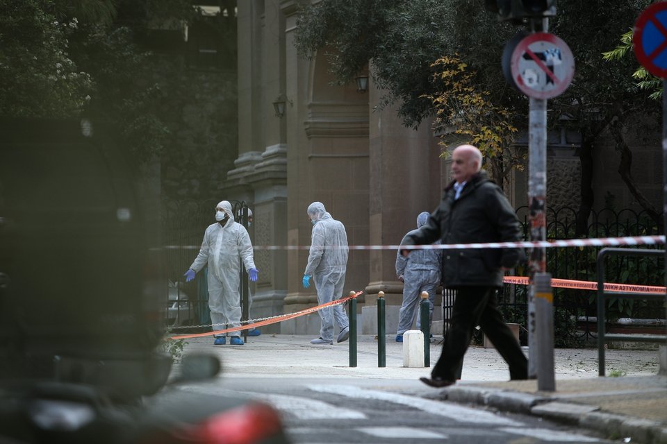 Τρόμος για τους περαστικούς το πρωί με την έκρηξη στο Κολωνάκι